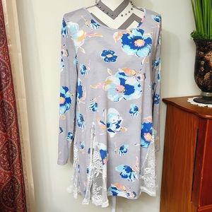 ETWO Floral Tunic with Lace Accents